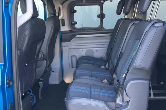 Ford Tourneo Custom (2025) thumbnail 9
