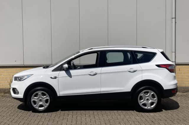 Ford Kuga (2019) thumbnail 3