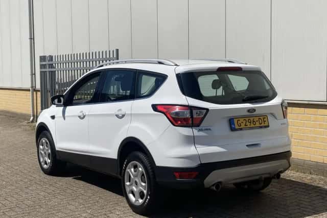 Ford Kuga (2019) thumbnail 5