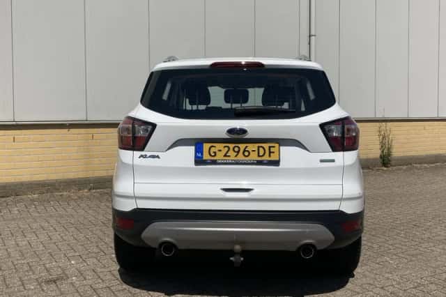 Ford Kuga (2019) thumbnail 6