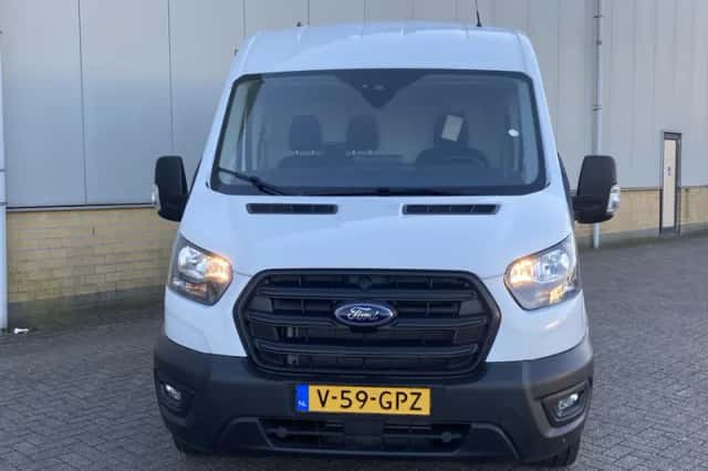 Ford Transit (2024) thumbnail 3