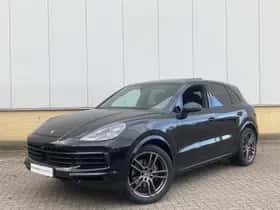Porsche Cayenne (2023) thumbnail 2