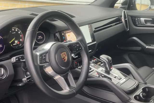 Porsche Cayenne (2023) thumbnail 15
