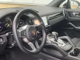 Porsche Cayenne (2023) thumbnail 15