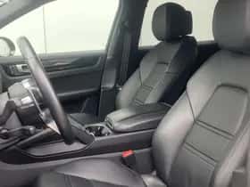 Porsche Cayenne (2023) thumbnail 16
