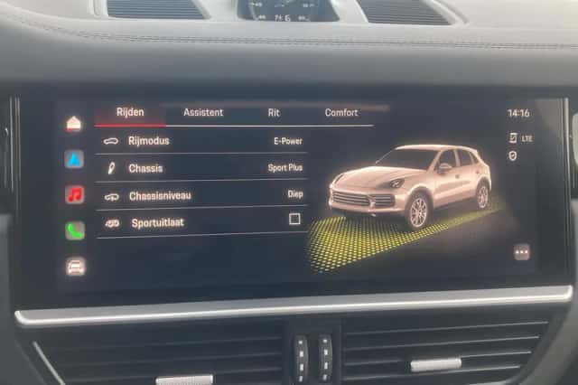 Porsche Cayenne (2023) thumbnail 28