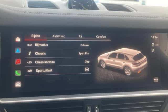 Porsche Cayenne (2023) thumbnail 29