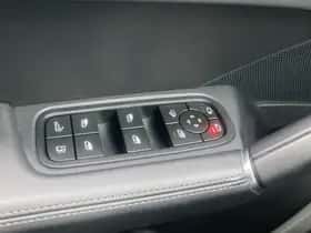 Porsche Cayenne (2023) thumbnail 31
