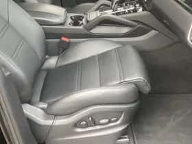 Porsche Cayenne (2023) thumbnail 33