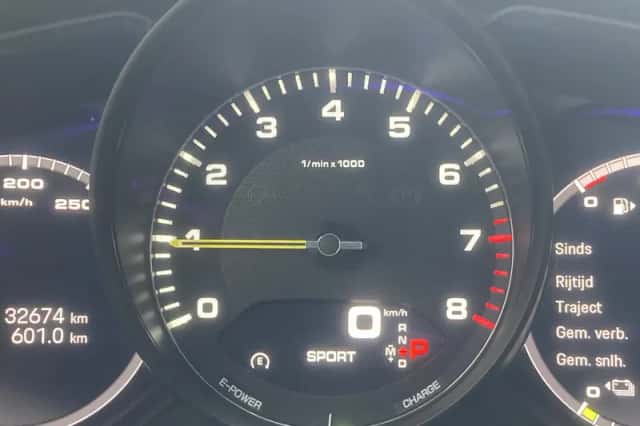 Porsche Cayenne (2023) thumbnail 36