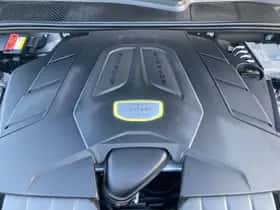 Porsche Cayenne (2023) thumbnail 5