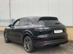 Porsche Cayenne (2023) thumbnail 9