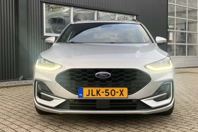 Ford Focus (2023) thumbnail 3