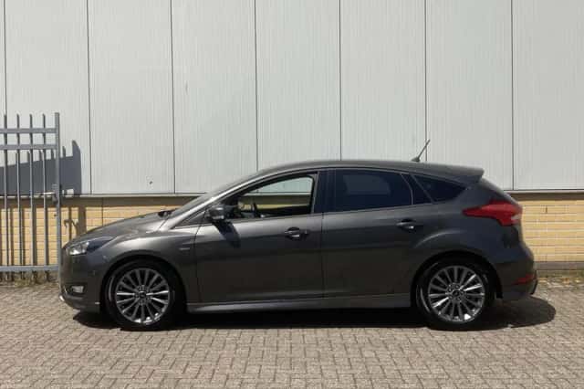Ford Focus (2018) thumbnail 4