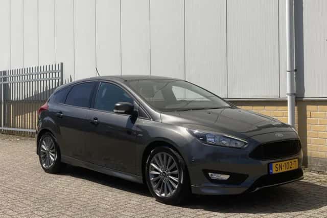 Ford Focus (2018) thumbnail 5
