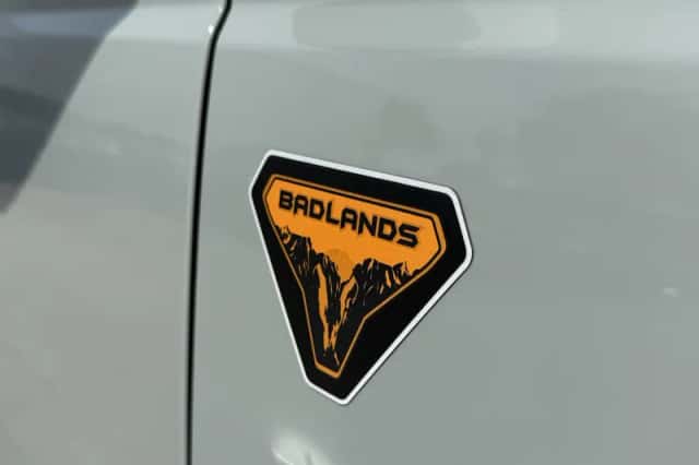 Ford Bronco (2022) thumbnail 15