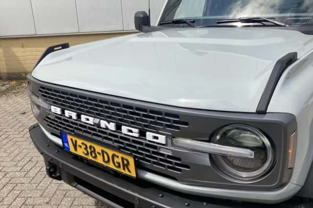Ford Bronco (2022) thumbnail 3