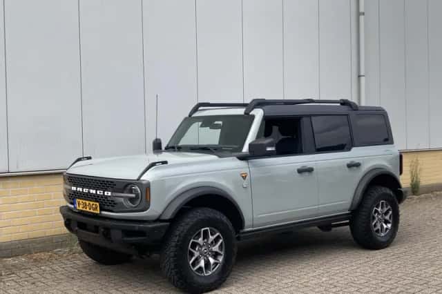 Ford Bronco (2022) thumbnail 4