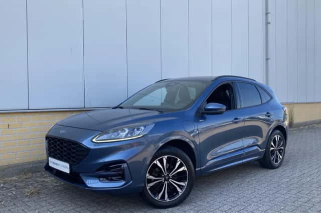 Ford Kuga (2022) thumbnail 2