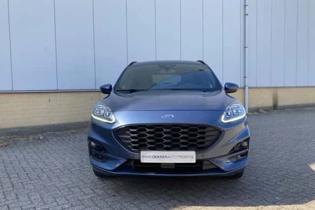Ford Kuga (2022) thumbnail 4