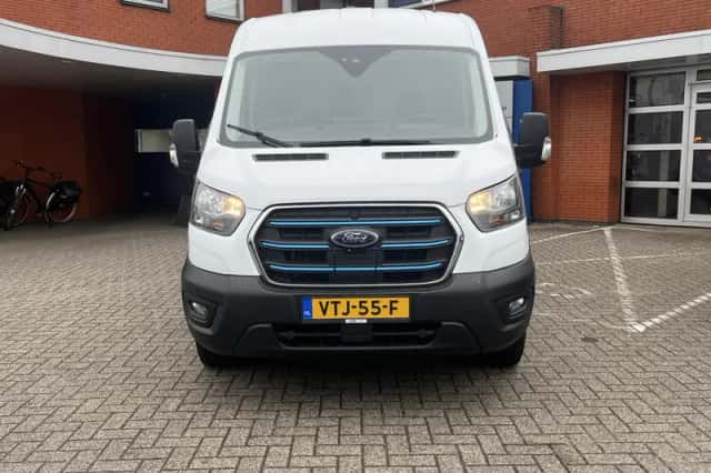 Ford E-Transit (2022) thumbnail 2