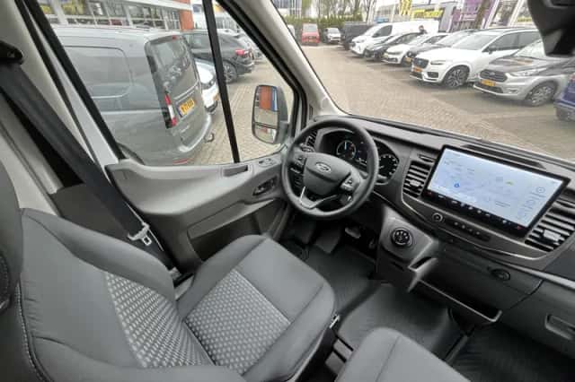 Ford E-Transit (2022) thumbnail 28