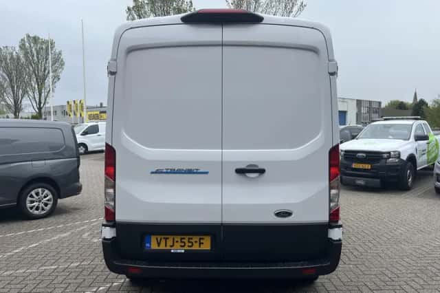 Ford E-Transit (2022) thumbnail 6