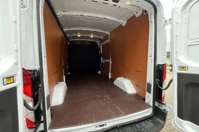 Ford E-Transit (2022) thumbnail 7