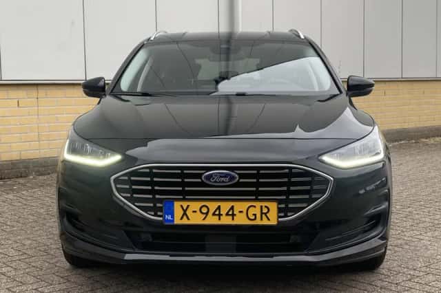 Ford Focus (2023) thumbnail 3