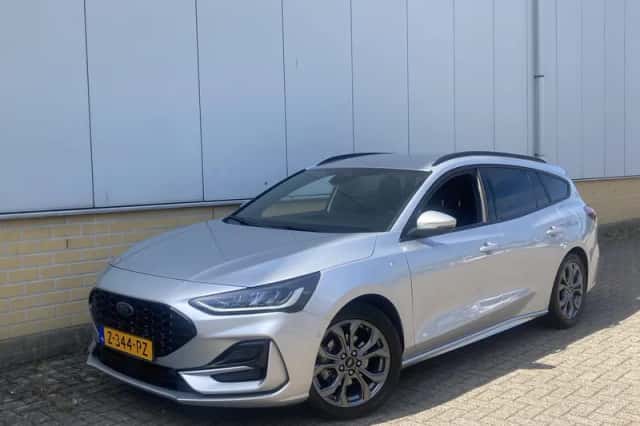 Ford Focus (2024) thumbnail 3