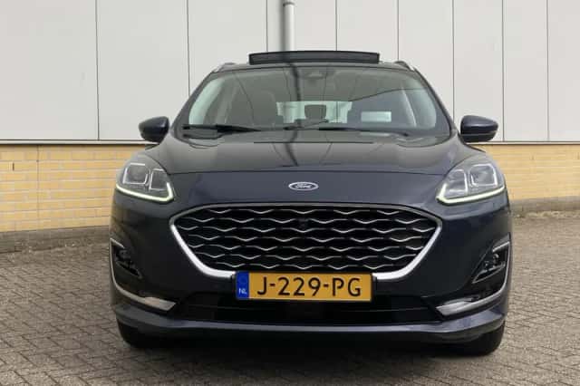 Ford Kuga (2021) thumbnail 2
