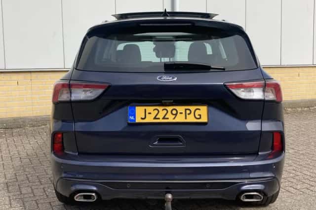 Ford Kuga (2021) thumbnail 6