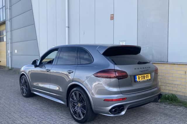 Porsche Cayenne (2015) thumbnail 6