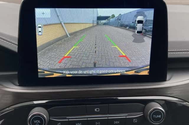Ford Kuga (2022) thumbnail 23
