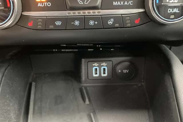Ford Kuga (2022) thumbnail 25