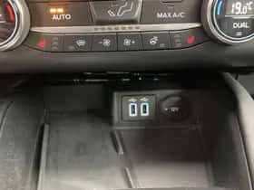 Ford Kuga (2022) thumbnail 25