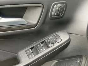 Ford Kuga (2022) thumbnail 26