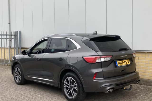 Ford Kuga (2022) thumbnail 4