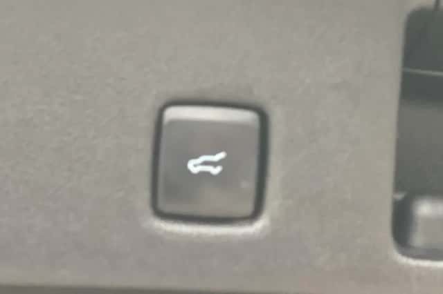 Ford Kuga (2022) thumbnail 31