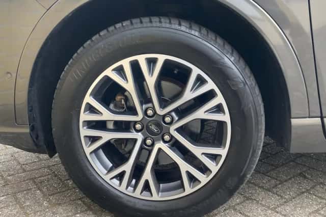 Ford Kuga (2022) thumbnail 10