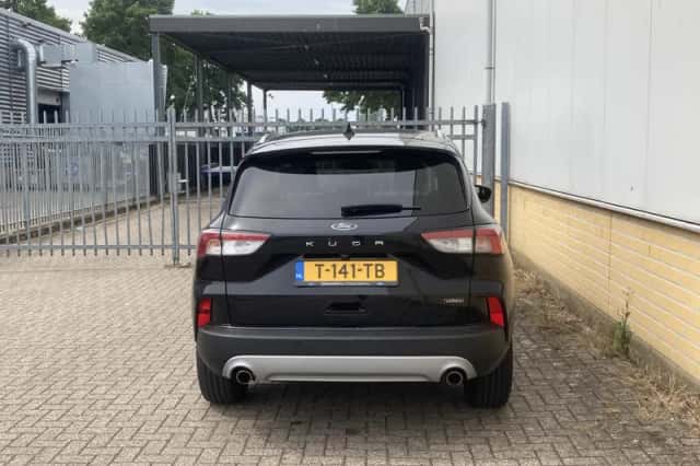 Ford Kuga (2023) thumbnail 6