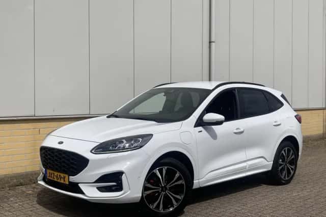 Ford Kuga (2023) thumbnail 2