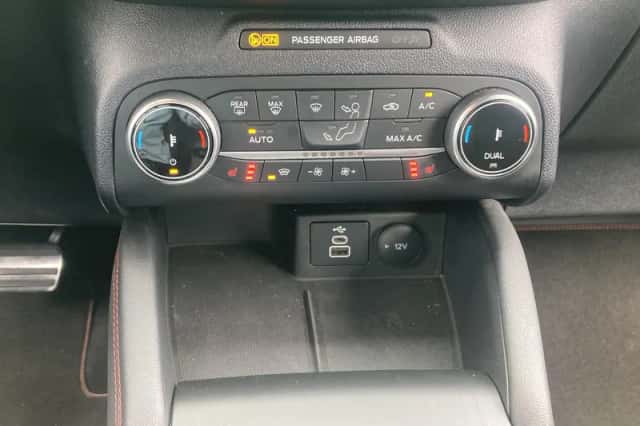 Ford Kuga (2023) thumbnail 27