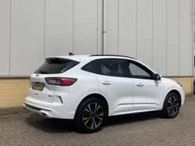 Ford Kuga (2023) thumbnail 7