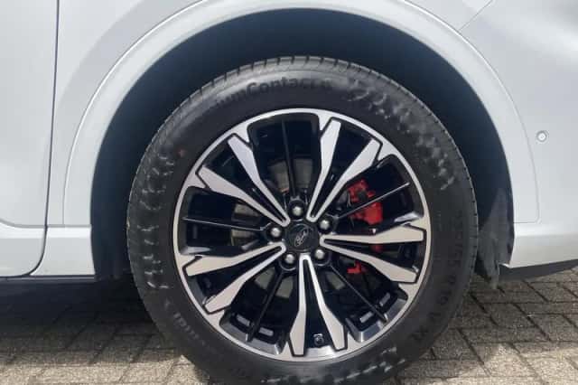 Ford Kuga (2023) thumbnail 10