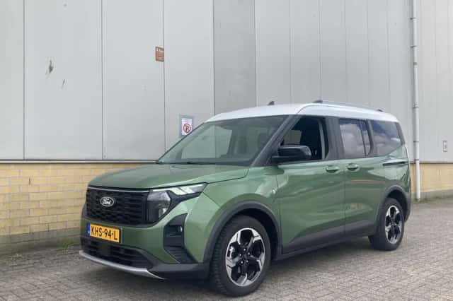 Ford Tourneo Courier (2024) thumbnail 2