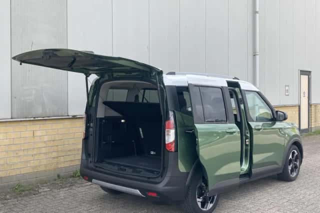 Ford Tourneo Courier (2024) thumbnail 24