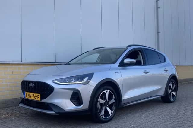 Ford Focus (2024) thumbnail 3