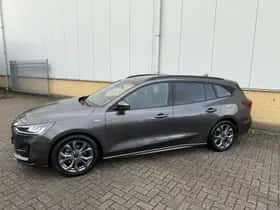 Ford Focus (2023) thumbnail 3