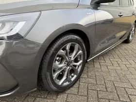 Ford Focus (2023) thumbnail 4